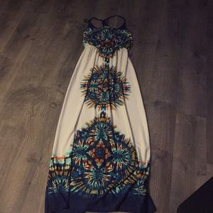 Adorable women’s size small maxi dress
